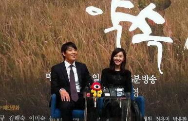 韩星秀爱花絮,甜蜜瞬间，花海中的浪漫时光