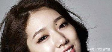 金泫雅小时候的照片,从青涩少女到璀璨明星的成长轨迹