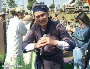 大衣哥全家福照片,温馨瞬间，一家人的幸福时光